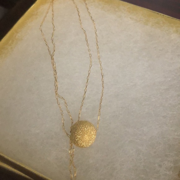 Dainty/lightweight Necklace in 18K Saudi gold - Picture 3 of 4